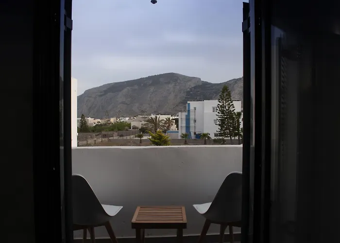 Sun Springs Szálloda Kamári