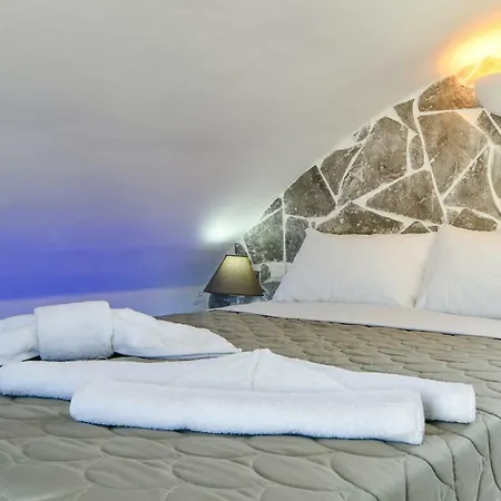 Sun Springs Kamari (Santorini)