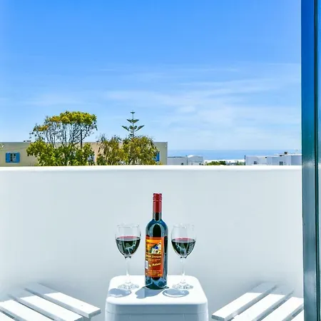 Sun Springs Kamari (Santorini)